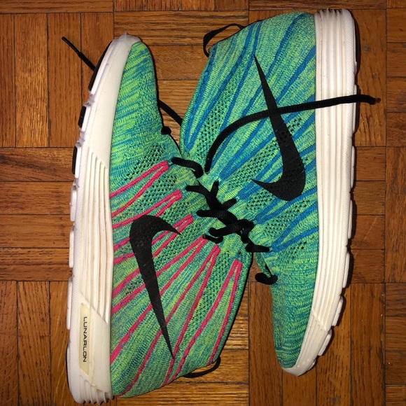 Nike Flyknit Chukka - Picture 1 of 6